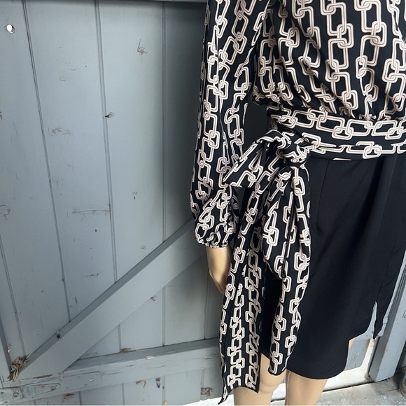 Fashion Nova Chain Print Long Sleeve Wraparound Blouse - Picture 5 of 5